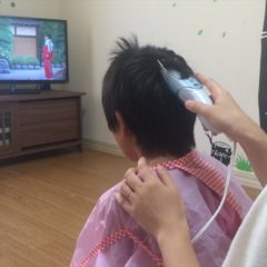 不器用でも年間散髪代を10,400円節約！お母さんができる小学生男子の髪の毛をバリカンで切る方法