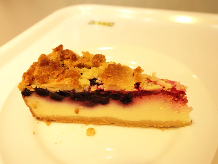 IKEAのレストランで注文したケーキ