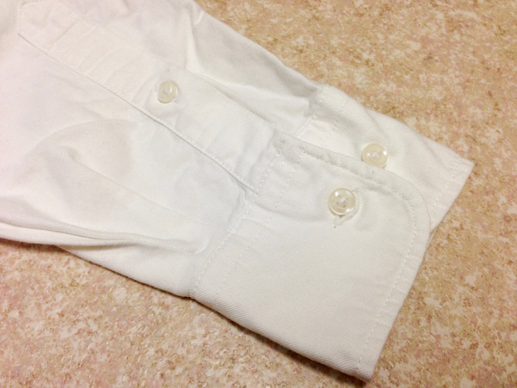 ユニクロのオックスフォードシャツ(袖)