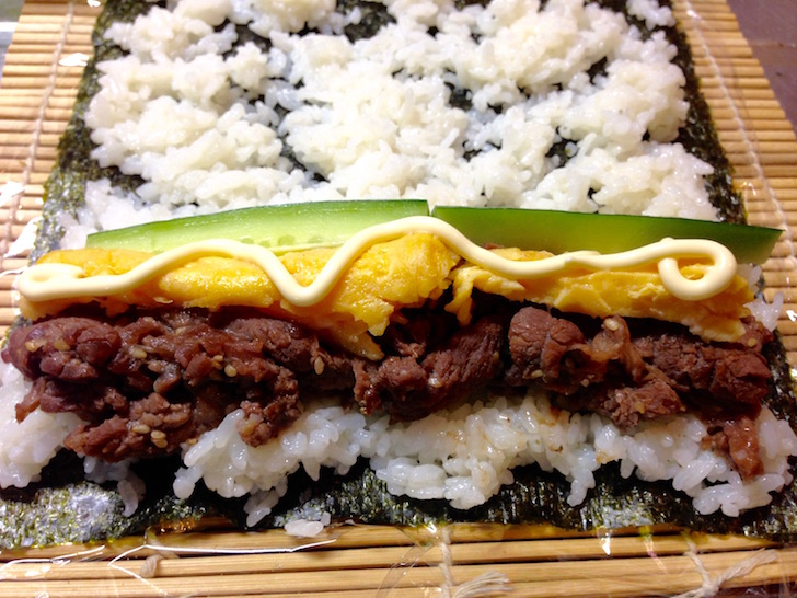 コストコのプルコギを使った巻き寿司(お好みで野菜をトッピング)