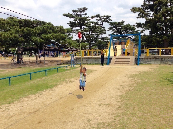 無料で1日遊べる 大阪府堺市の 浜寺公園 に行ってきた感想 駐車場料金 アクセス方法まとめ 3つの児童公園にある遊具が楽しい ノマド的節約術