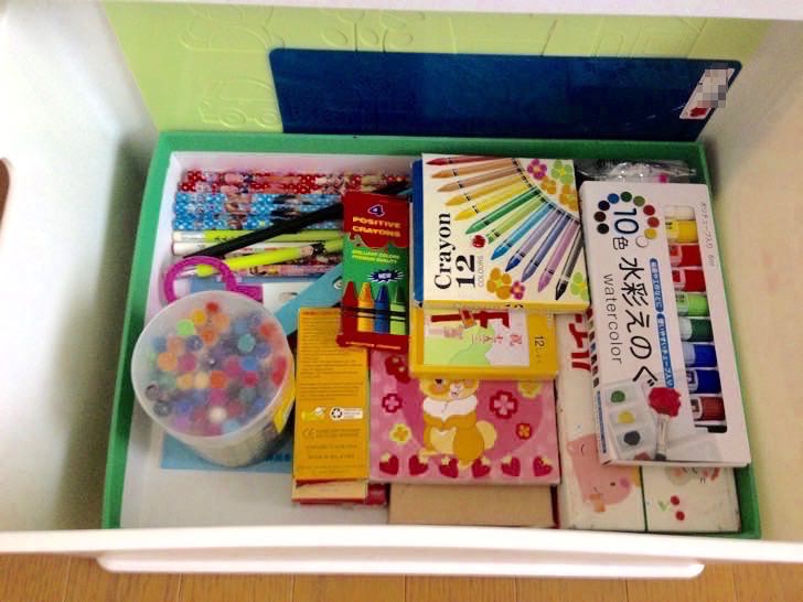 ニトリのカラーボックスに合わせたインボックスの中身