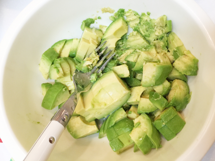 マッシュしたアボカド