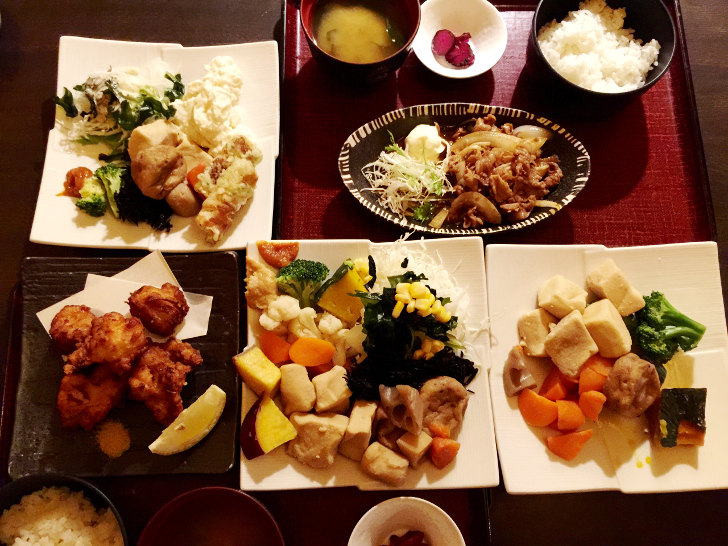 隠れ房のごはん