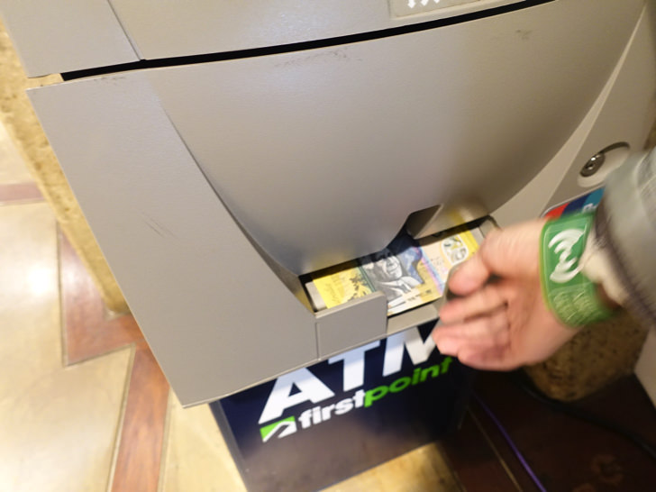 オーストラリアのATMでキャッシングする手順