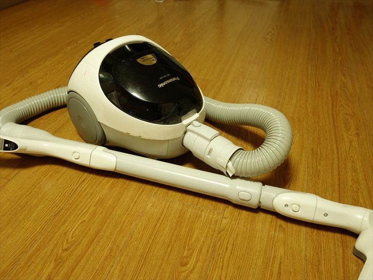 一般的な普通の掃除機