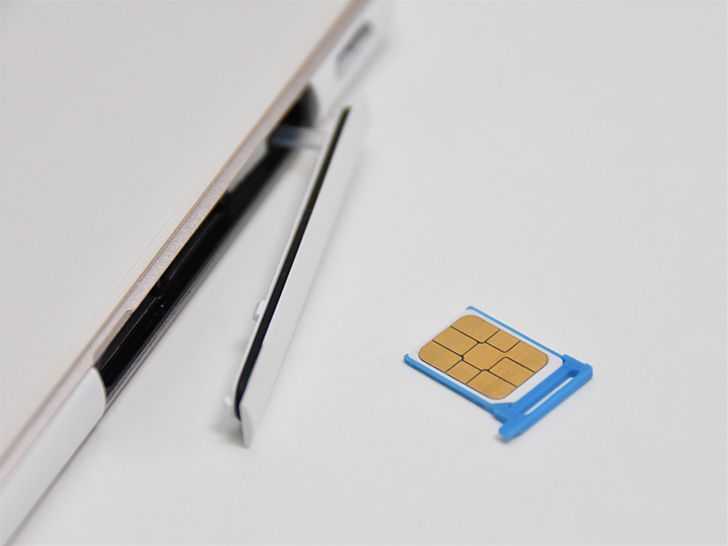 SIMカードを差し替える
