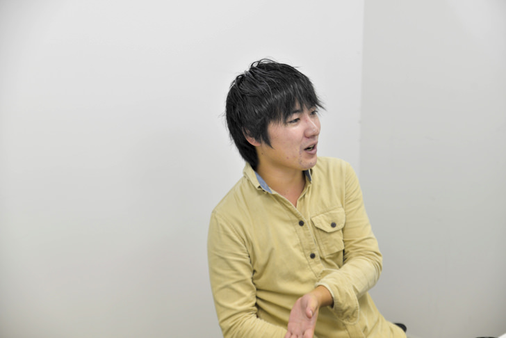 渋い顔で語る金野さん