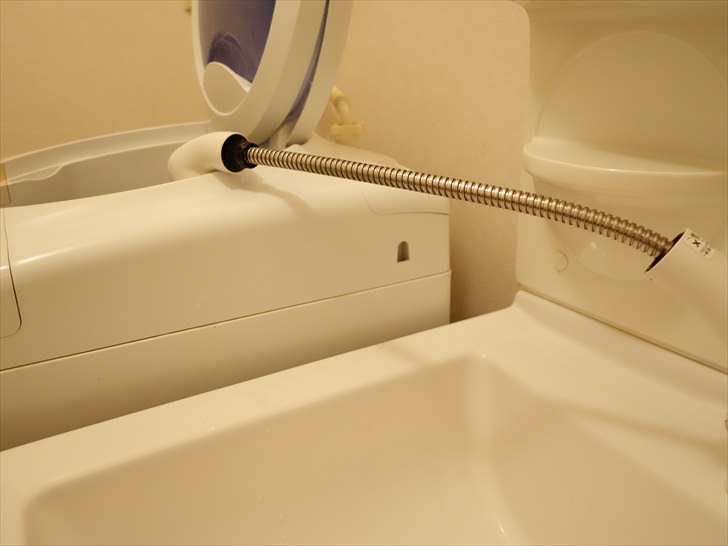 洗面台から洗濯機へ給水