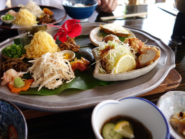 奄美大島の郷土料理「鶏飯」