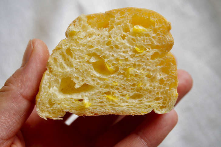 コストコのコーンブレッド(切断面)