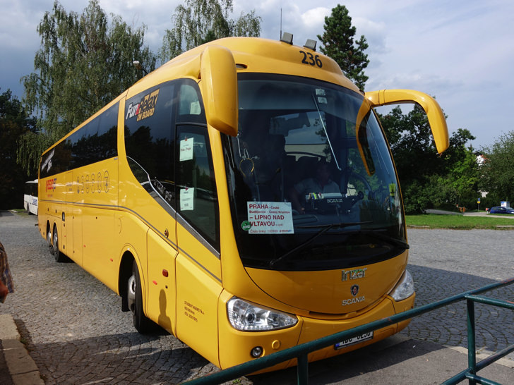 チェスキークルムロフからプラハに行くバス