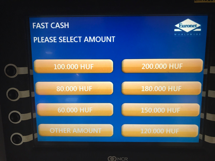 ハンガリーのATMでフォリントを下ろす流れ