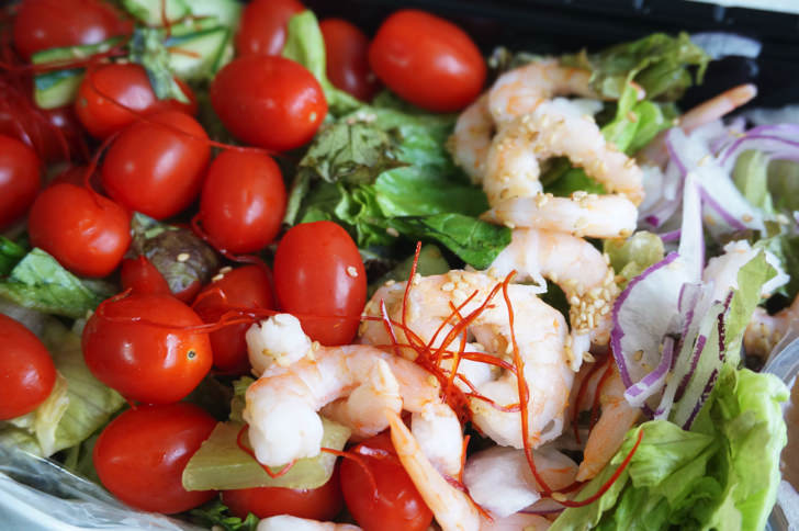 コストコのチョレギサラダ(野菜・エビ等)