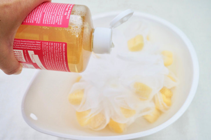 コストコのマジックソープ(泡立てネットにたらす)