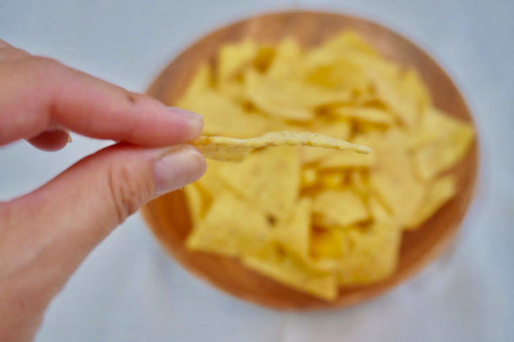 カークランドシグニチャー トルティーヤチップス(1枚あたりの厚み)