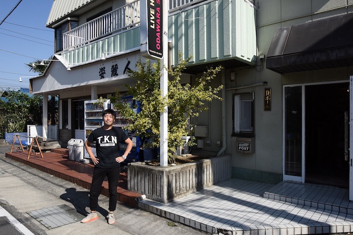 亀井さんとシャレイドの外観