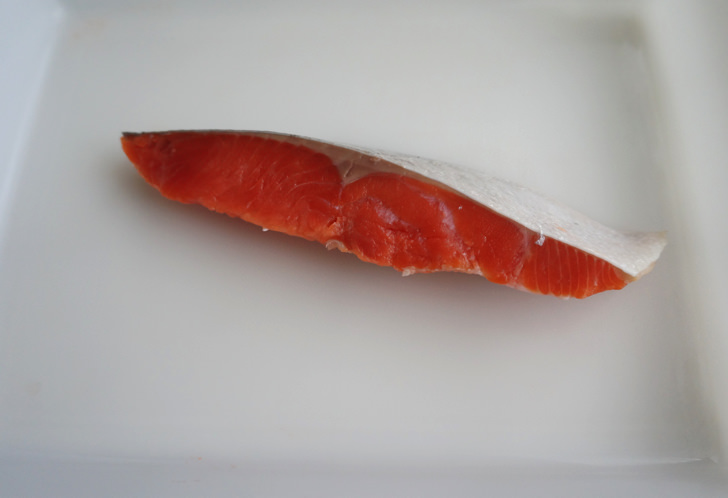 コストコの 天然紅鮭定塩切身 甘口 の特徴と食べた感想 天然モノならではの圧倒的な美味しさ ノマド的節約術