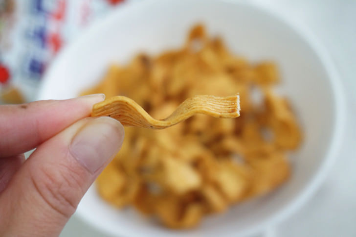 コストコのベビースタードデカイラーメン プルコギ味(1個あたりの厚み)