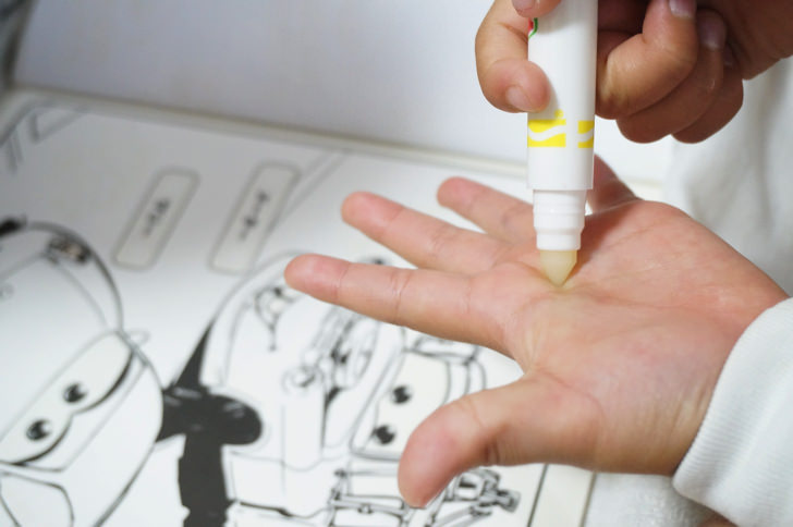 コストコのカラーワンダー Newうきうきぬりえ(手も汚れない)