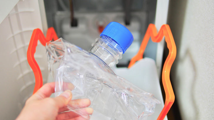 コスモウォーターの引き取りの流れ(水のボトルを抜く)