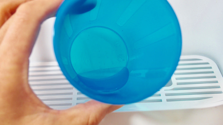 コスモウォーターの引き取りの流れ(ウォーターサーバー内に残っていた水)