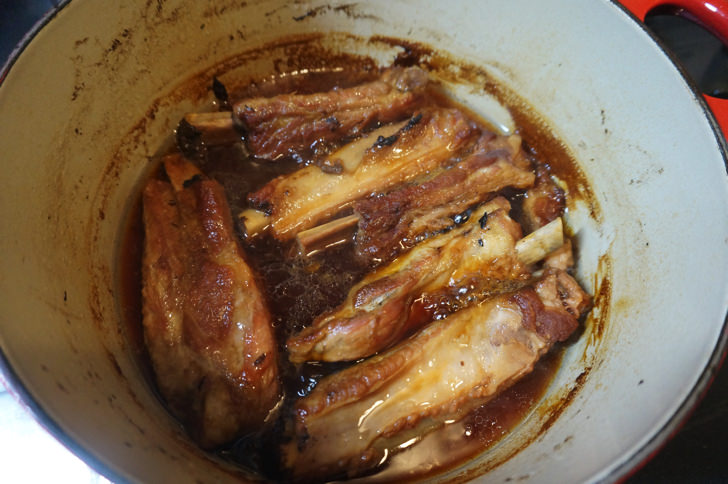 コストコの三元豚スペアリブ(鍋で煮込む)