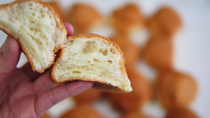 コストコのマスカルポーネロール(半分にカット)