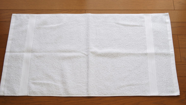 コストコのGRANDEUR ハンドタオル12枚セット(広げた様子)