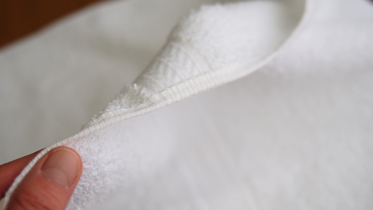 コストコのGRANDEUR ハンドタオル12枚セット(厚み)