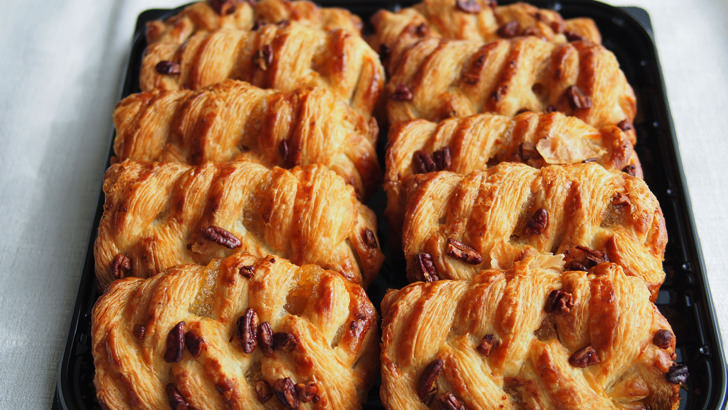 コストコのメープルピーカンシュトルーデル(パンのアップ)