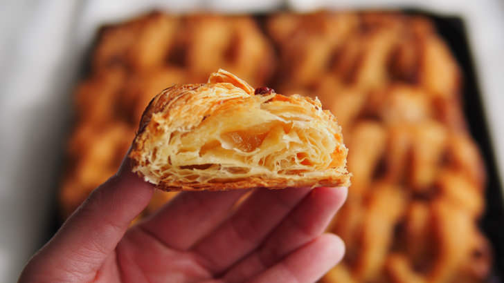 コストコのメープルピーカンシュトルーデル(断面のアップ)