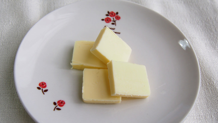 コストコの明治 北海道バター(お皿に盛った様子)