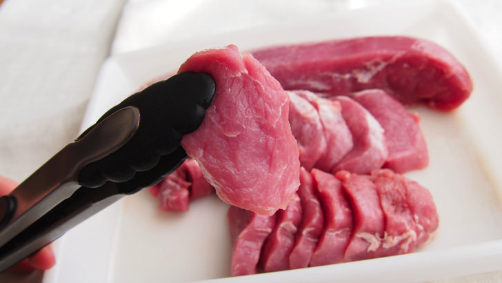 コストコの三元豚ヒレ真空パック(お肉の色合い)