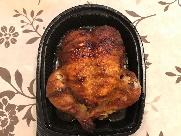 パッケージを開けたロティサリーチキン