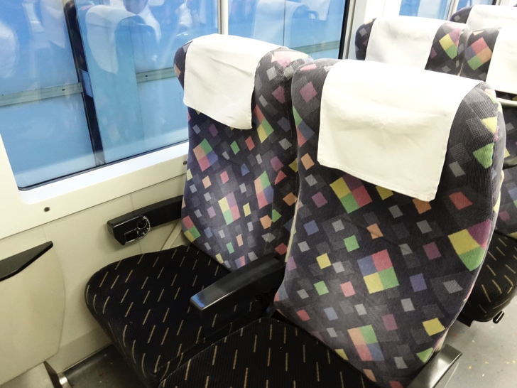 青梅ライナーの普通席