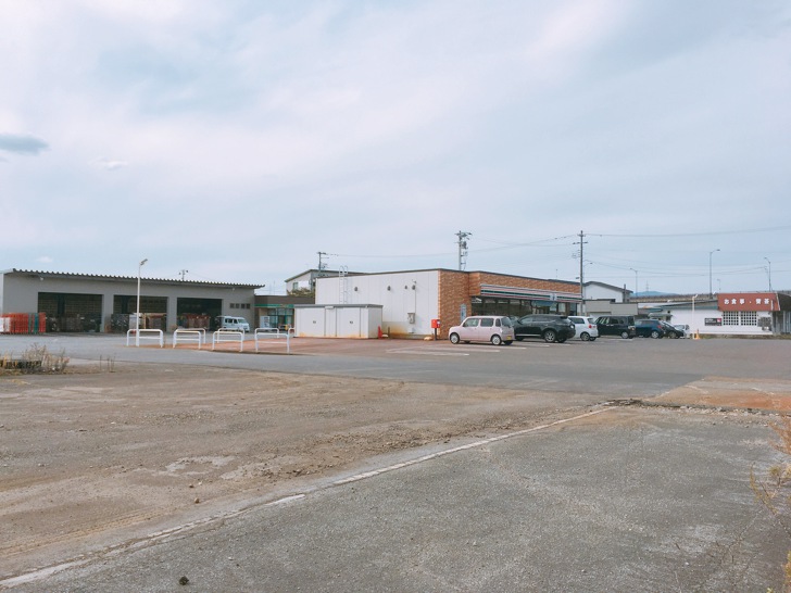 セブンイレブン 50m離れて接続