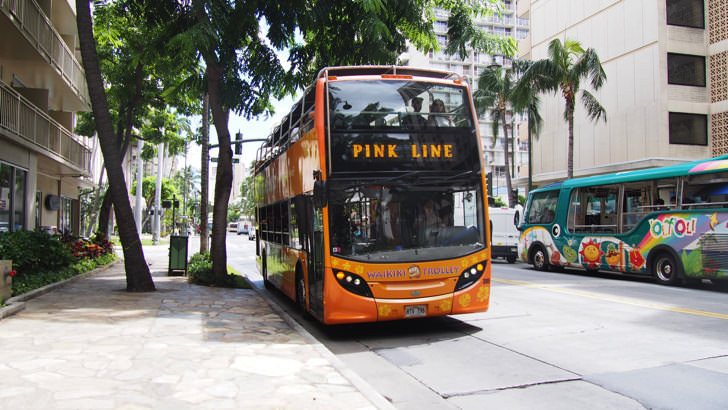 オハナ・ワイキキ・マリア・バイ・アウトリガー(ハワイのホテル)(ホテル前にあるバス停)