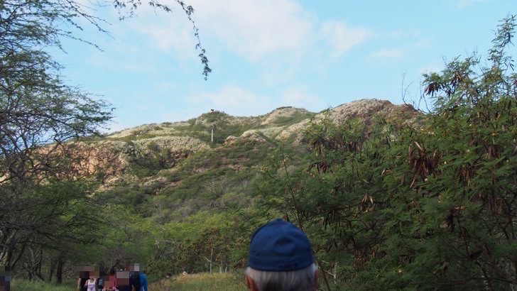 ハワイ・オアフ島にあるダイヤモンドヘッド(中層あたりからの景色)