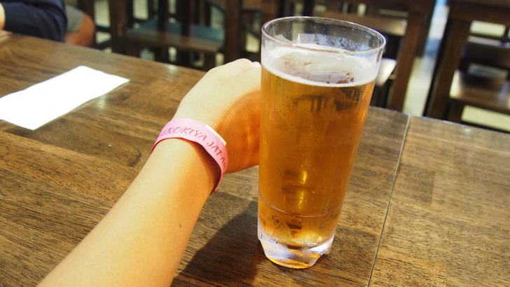 ハワイ・ワイキキにあるシロキヤ・ジャパン・ビレッジ・ウォーク(販売されている1ドル生ビール)