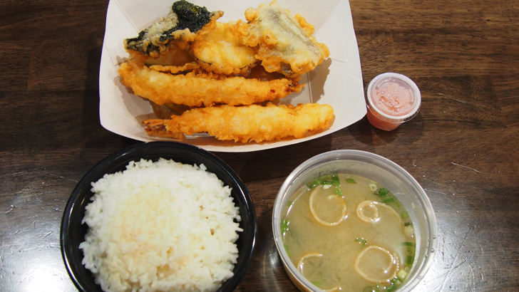 ハワイ・ワイキキにあるシロキヤ・ジャパン・ビレッジ・ウォーク(実際に買って食べた天ぷら定食)