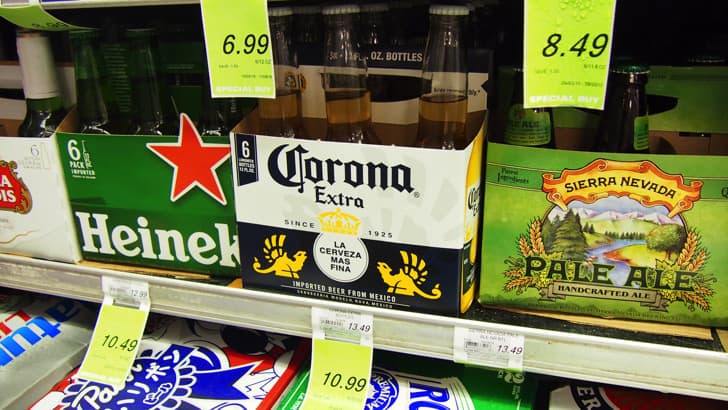 ハワイ・オアフ島にあるフードパントリー(コロナビール)