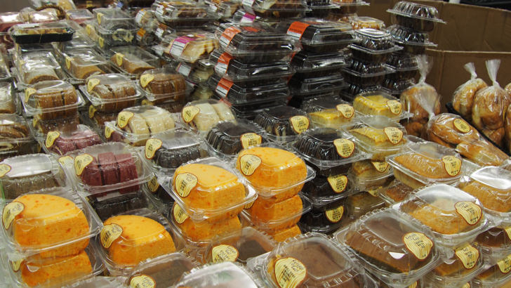 ハワイ・オアフ島にあるフードパントリー(パン・ケーキ類)