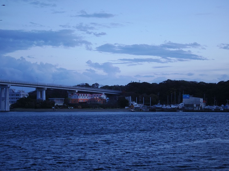 バスに乗れば城ヶ島までも観光できます