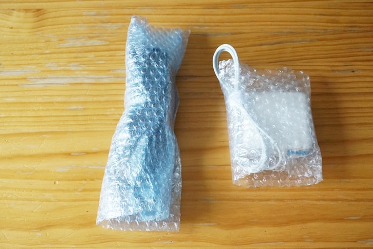 【パソコン買取アローズ】付属品もプチプチでくるむ