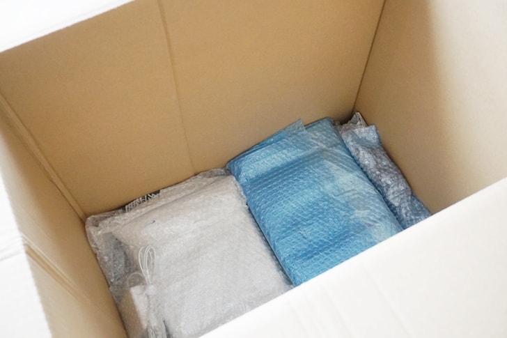 【パソコン買取アローズ】パソコンなどを入れる