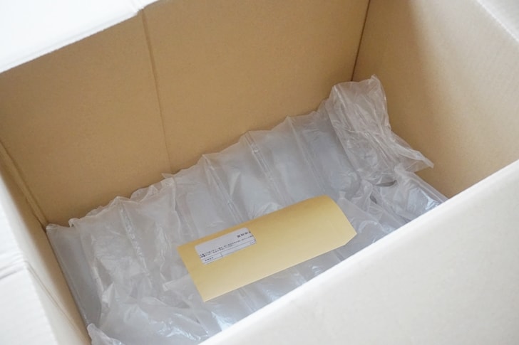 【パソコン買取アローズ】パソコンのうえにプチプチなどを入れる