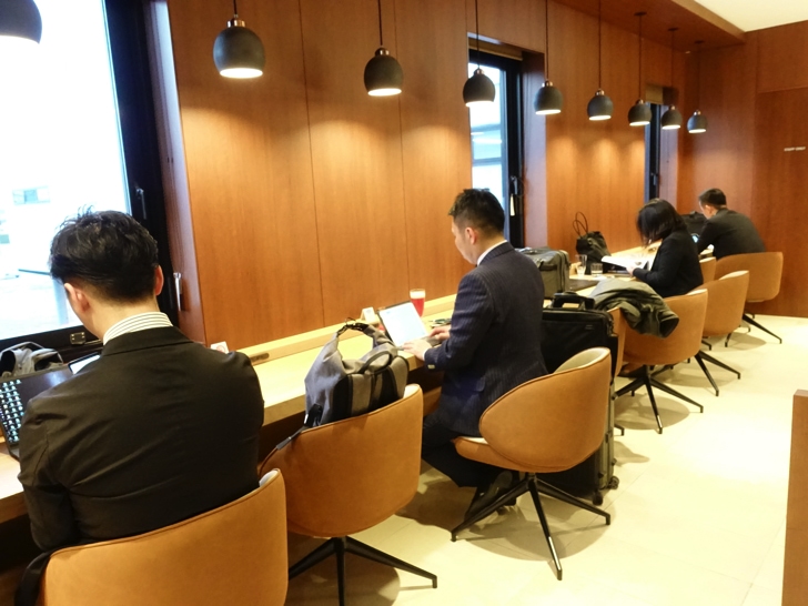 松山空港 JALサクララウンジ