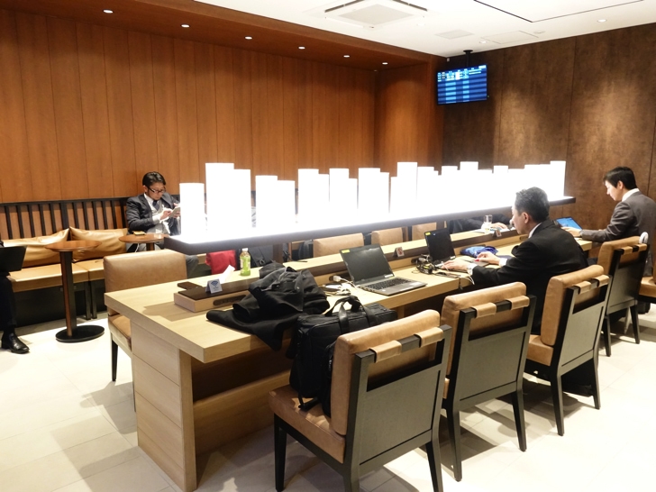 松山空港 JALサクララウンジ