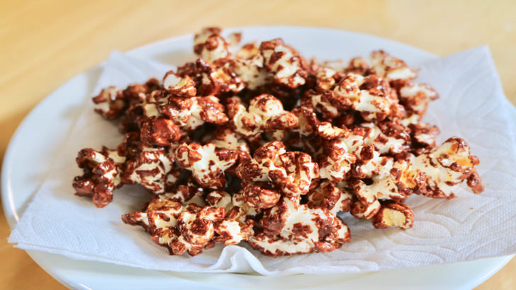 コストコのマイクロウェーブポップコーン」のアレンジレシピ(チョコレート)